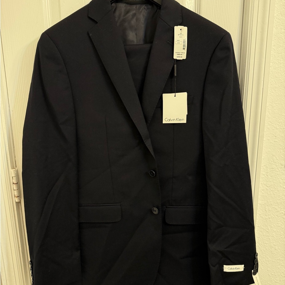 Calvin Klein Men's Elegant Navy Blue Blazer